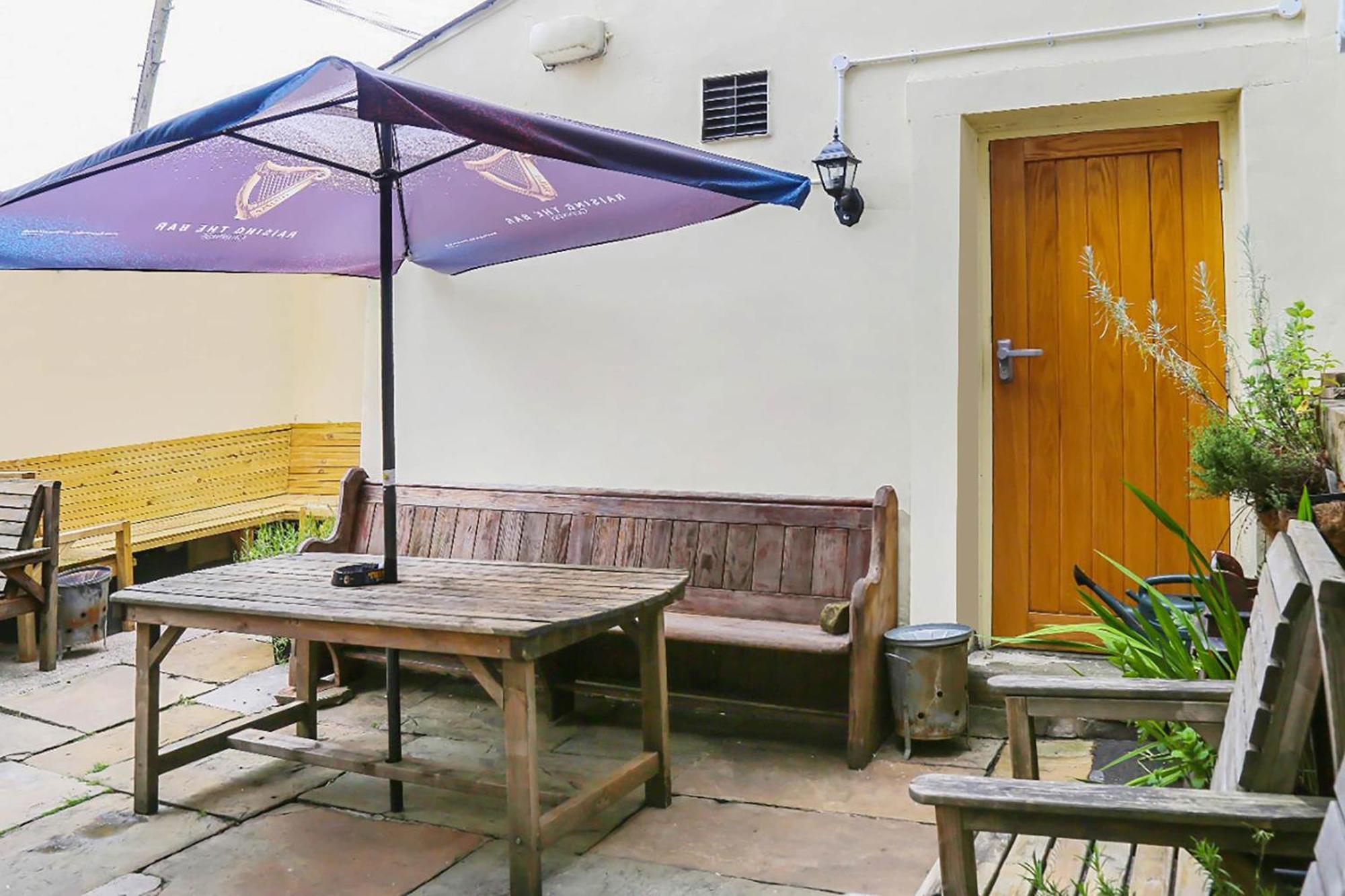 Oyo Castle Hotel, Accrington Exterior foto
